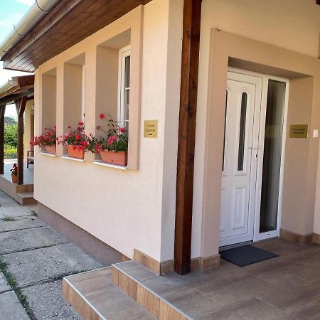 Csalogány Vendégház Szerencs Exterior foto